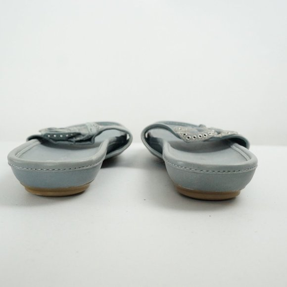 B. Makowsky Blue Slides, Flower detail - Picture 4 of 5